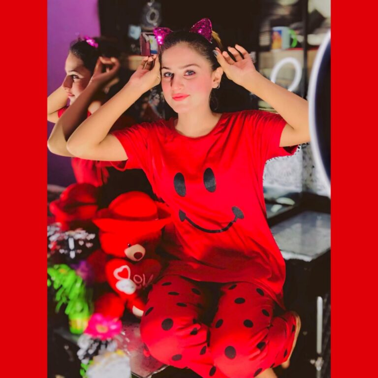 Red Smile with Dotted Style Pajama Half Sleeves Night Suit for her (AA-23)