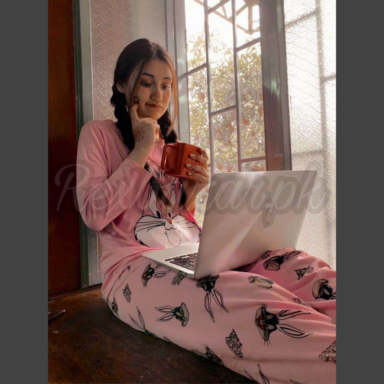 Pink Bugs Bunny print Full Sleeves Night Suit for Her (AA-12)